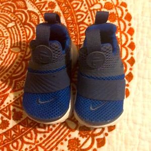 Nike blue  gray and white sneakers size 4.5